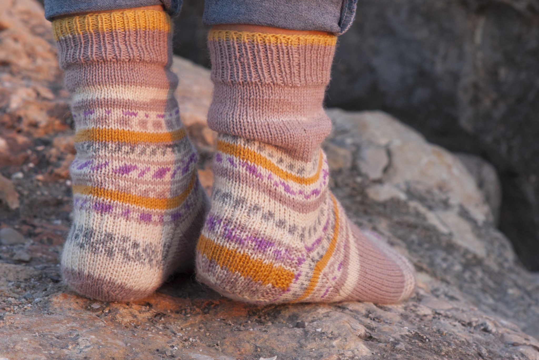 Easy Heel Flap Socks by Cecilia Losada mammadiypatterns