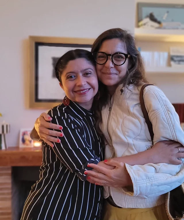 A beautiful evening with @nadia_larcher. (Español más abajo)
Last night I had the privilege of listening to you once again and sharing such a heartfelt moment. 
Thank you so much 💖 
Here are some excerpts that, to listen to them, you'll have to open your heart and be transported. 
A little bit of our folklore to dust off my roots and feel happier than a lark 💜💜
Hermosa noche con @nadia_larcher .
Anoche tuve el privilegio de escucharte una vez más y de compartir un momento tan sentido. 
Gracias por tanto 💖 
Aquí os dejo algunos recortes que para escucharlos, tienen que abrir el corazón y teletransportarse.
Un poquito de nuestro folclore para desempolvar las raíces y sentirme más feliz que una perdiz 💜💜
#folclore #folcloreargentino #nadialarcher