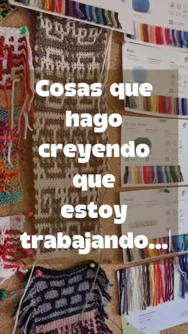 Organizar las agujas: ✅
Mirar las muestras como si fueran a hablar: ✅
Abrir el diccionario y cerrarlo al minuto: ✅
Decir “mañana me pongo seria con el lanzamiento”: ✅
Y después… improvisar. Otra vez.
Una foto acá, una story allá, y a cruzar los dedos.
(Y después preguntarse por qué no hubo ventas…)
No, amiga.
Tu diseño merece algo mejor.
Y vos también.
✨ El 5 de agosto doy un workshop intensivo para que dejes de lanzar con caos y empieces a lanzar con intención.
📌 Vas a salir con un calendario claro, una estructura real y la tranquilidad de saber qué publicar y por qué.
Comentá LANZAMIENTO y te paso el link directo.
(O seguí ordenando tus agujas… pero con un plan 😏)
#ganchilloespaña #crochet #crochetlovers